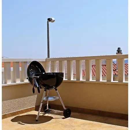 Appartement Lado *
